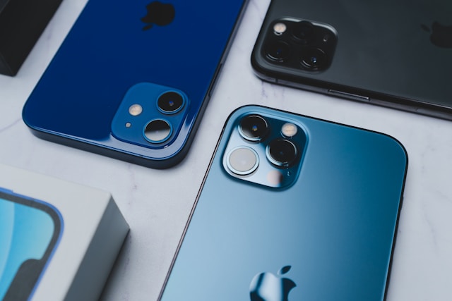 Apple hlásí největší pokles prodejů iPhonu od pandemie