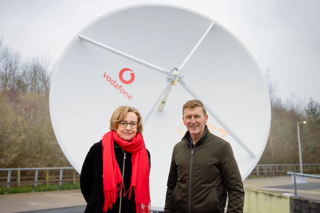 Vodafone uskutečnil první satelitní videohovor z běžného telefonu